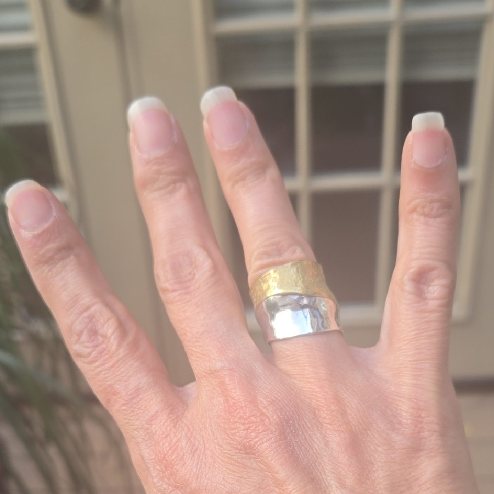 Elegant Silpada Two-Tone Gold and Silver Ring